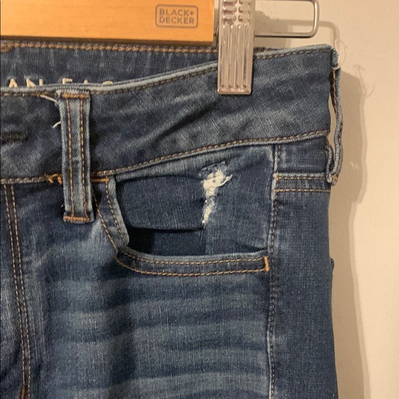 American Eagle Outfitters Women's Blue Distressed Jeans - Picture 5 of 16